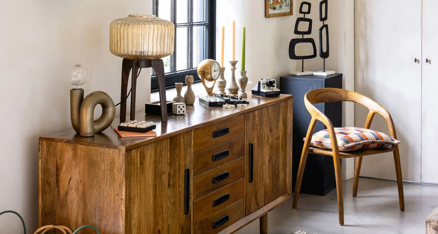 Chaise avec accoudoirs en bois de sungkai Lennor - Chehoma
