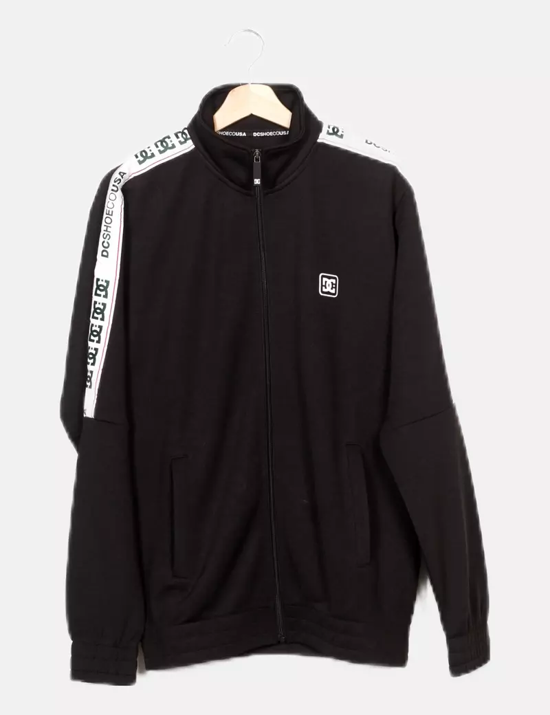 DC Sudadera negra detalle parche blanco