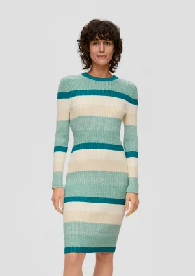 Robe style colour-blocking